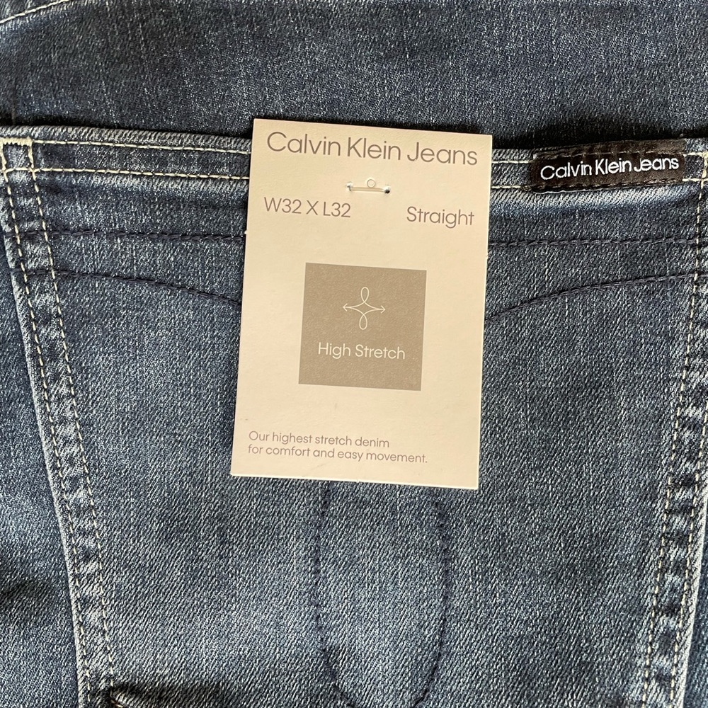 Calvin Klein - Picture 9 of 9